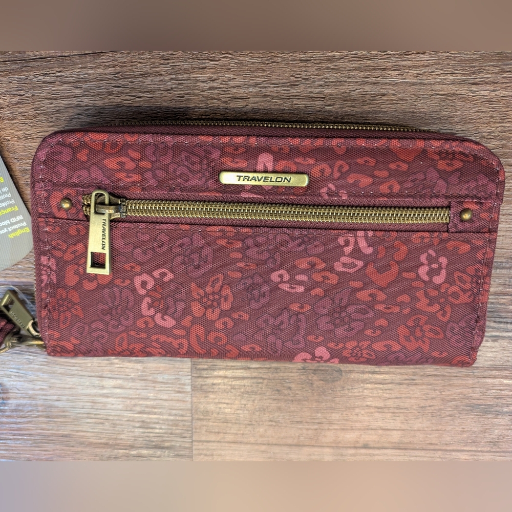 NWT Travelon Wallet Wristlet Purse Safe ID RFID Blocking Burgundy Floral - Picture 2 of 14